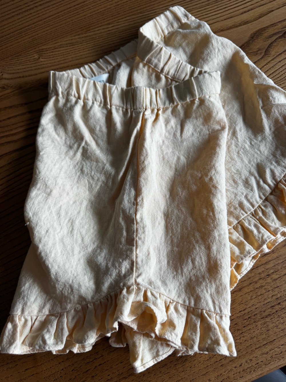 Eliza Faulkner Baxter Ruffle Linen Shorts (Small) - Picture 2 of 6